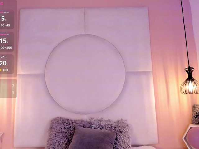 Sara-Foxy live cam on BongaCams