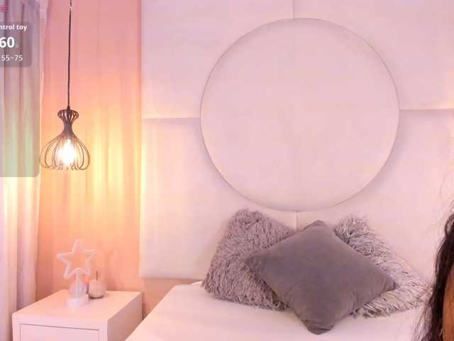 Sara-Foxy live cam on BongaCams