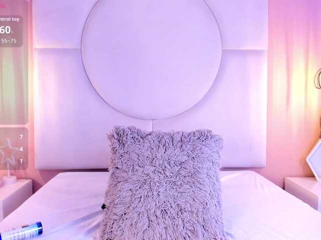 Sara-Foxy live cam on BongaCams