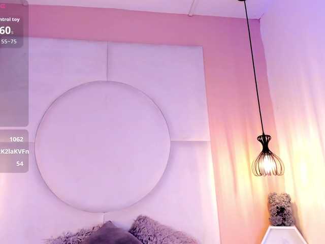 Sara-Foxy live cam on BongaCams