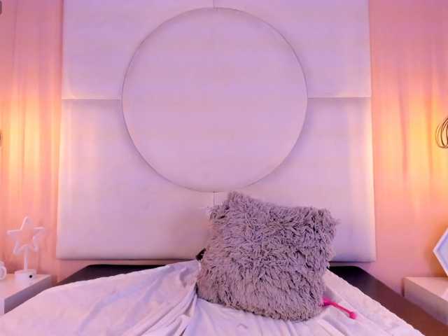Sara-Foxy live cam on BongaCams