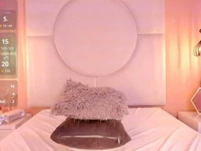 Sara-Foxy live cam on BongaCams