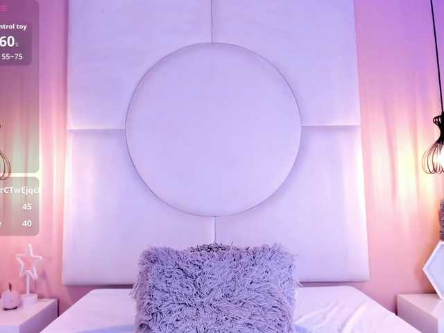 Sara-Foxy live cam on BongaCams