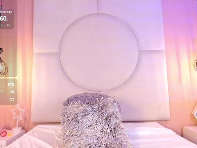 Sara-Foxy live cam on BongaCams