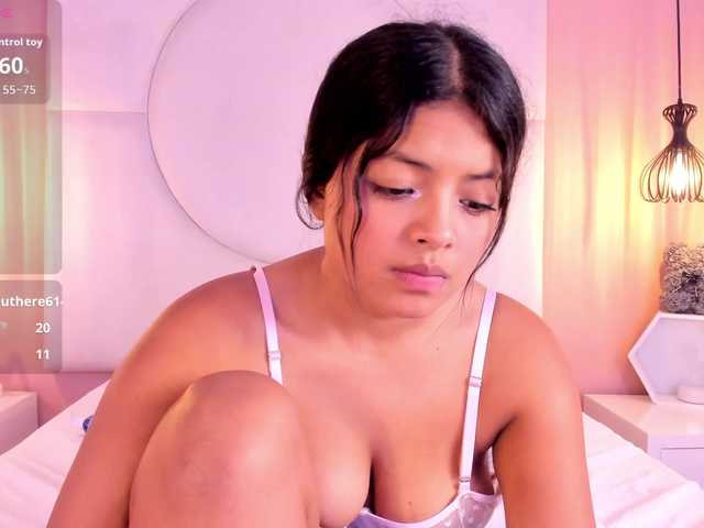Sara-Foxy live cam on BongaCams