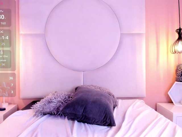 Sara-Foxy live cam on BongaCams