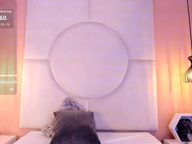 Sara-Foxy live cam on BongaCams