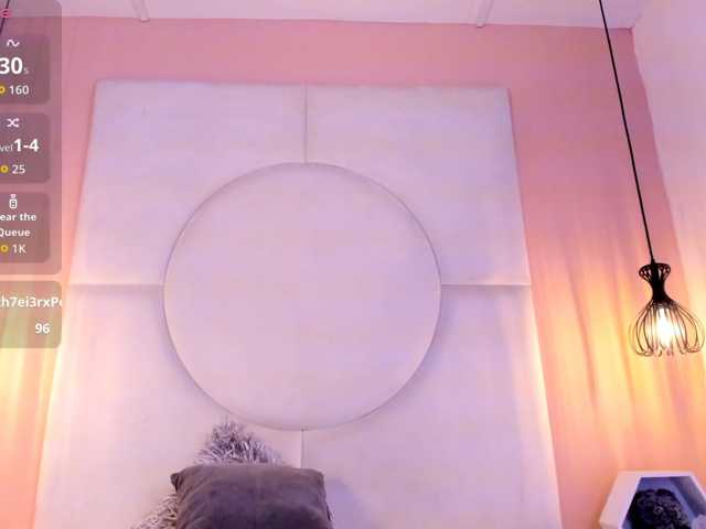 Sara-Foxy live cam on BongaCams