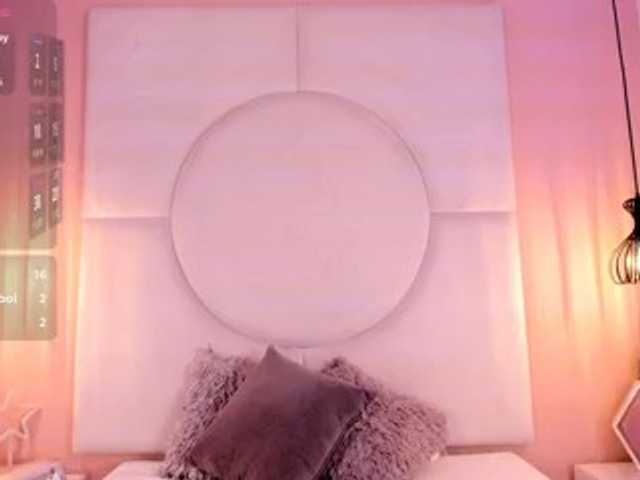 Sara-Foxy live cam on BongaCams
