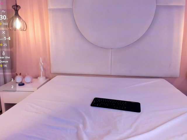 Sara-Foxy live cam on BongaCams