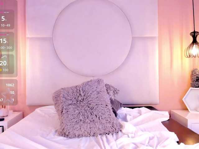 Sara-Foxy live cam on BongaCams