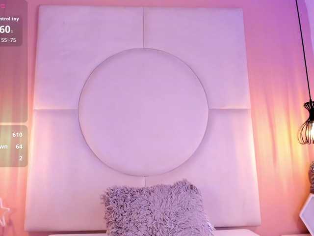 Sara-Foxy live cam on BongaCams