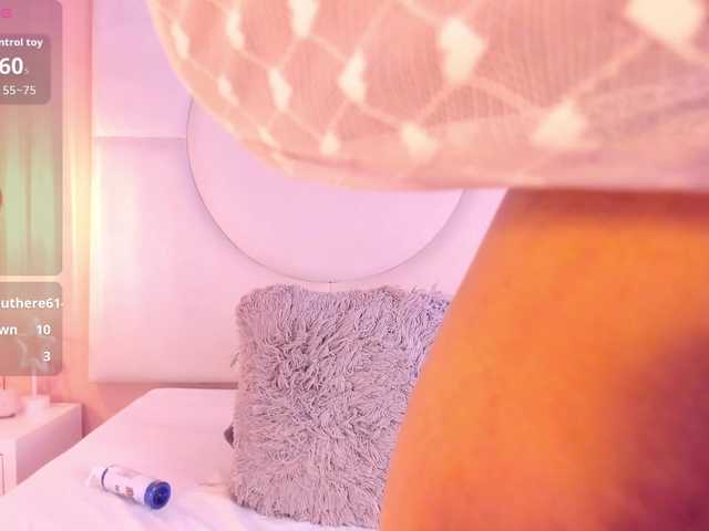 Sara-Foxy live cam on BongaCams