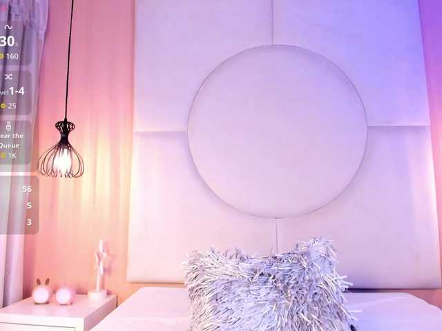 Sara-Foxy live cam on BongaCams
