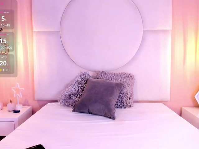 Sara-Foxy live cam on BongaCams