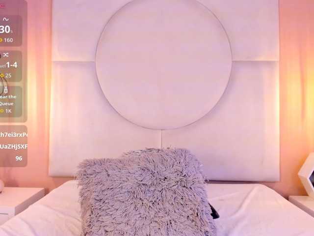 Sara-Foxy live cam on BongaCams