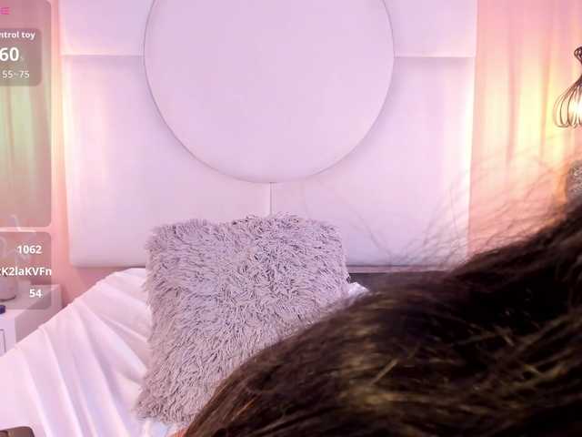 Sara-Foxy live cam on BongaCams