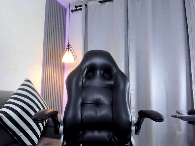 ariannawest live cam on BongaCams