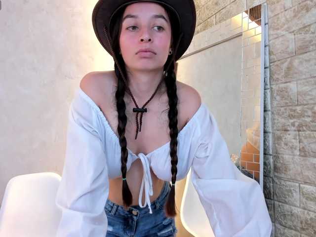 ariannawest live cam on BongaCams