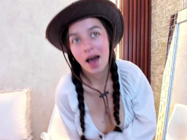 ariannawest live cam on BongaCams