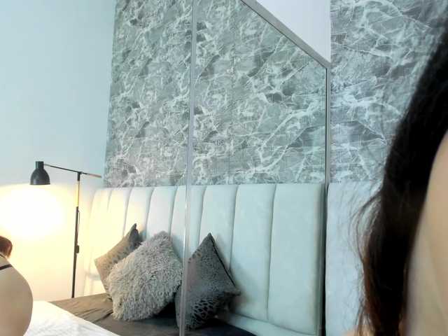 ariannawest live cam preview