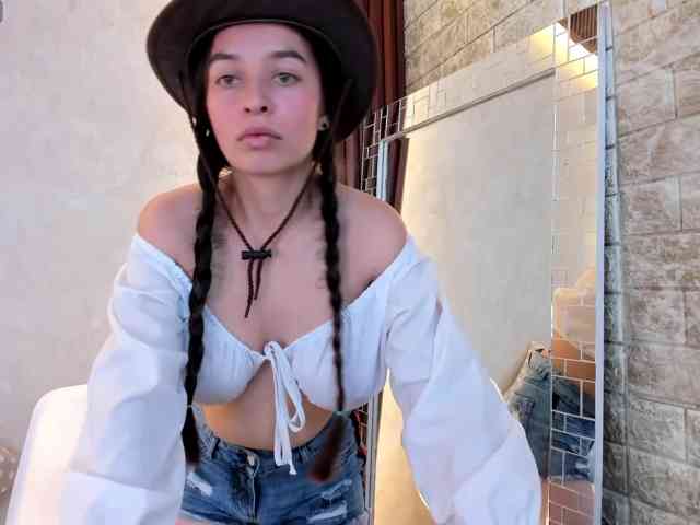 ariannawest webcam