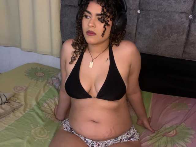 Lailalove live cam on BongaCams