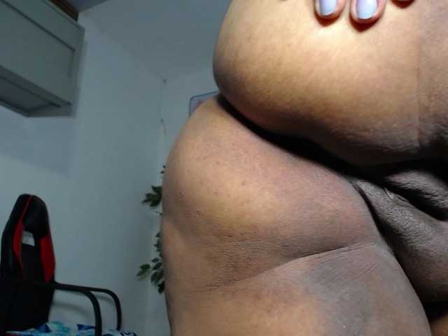 esmeralda-bigass