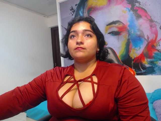 esmeralda-bigass live cam on BongaCams