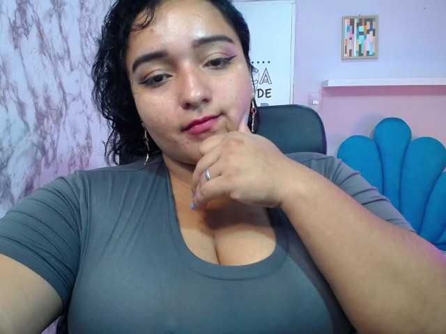 esmeralda-bigass live cam on BongaCams