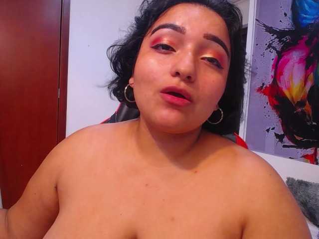 esmeralda-bigass live cam on BongaCams