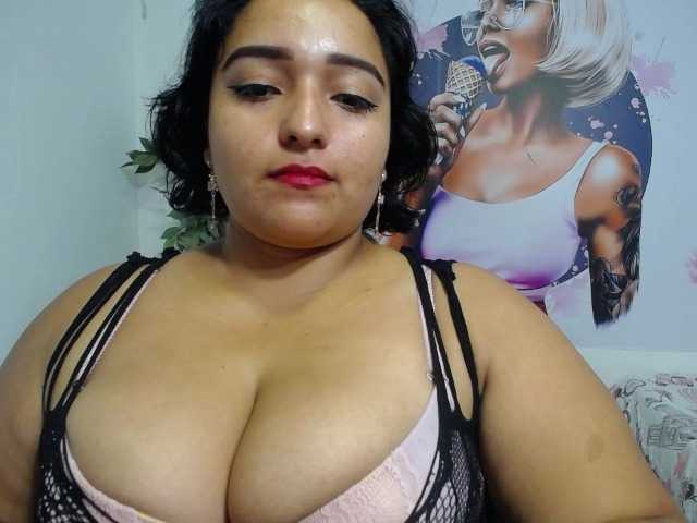esmeralda-bigass live cam on BongaCams