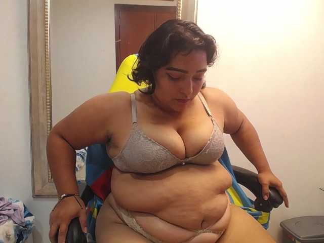 esmeralda-bigass live cam on BongaCams