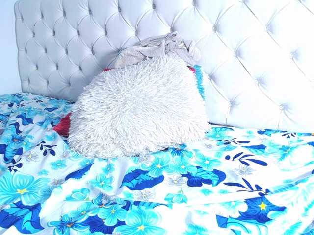 esmeralda-bigass live cam on BongaCams