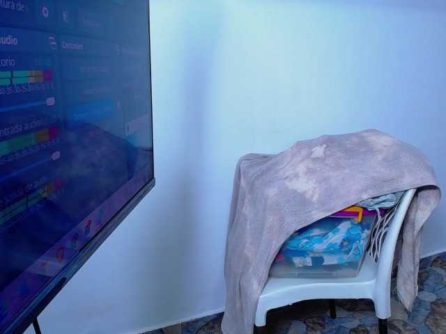 esmeralda-bigass live cam preview