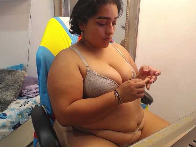 esmeralda-bigass live cam on BongaCams