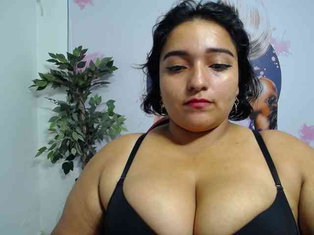 esmeralda-bigass webcam