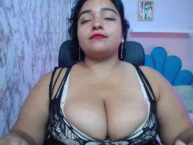 esmeralda-bigass