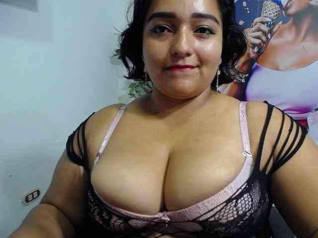 esmeralda-bigass webcam