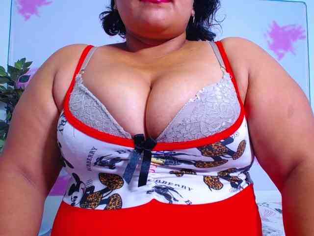 esmeralda-bigass webcam