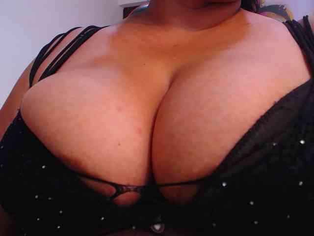 esmeralda-bigass