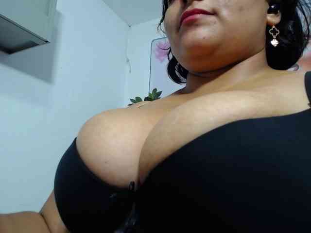 esmeralda-bigass webcam