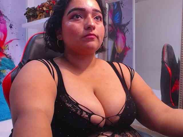 esmeralda-bigass