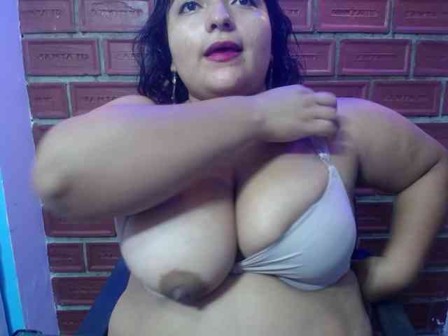 esmeralda-bigass webcam