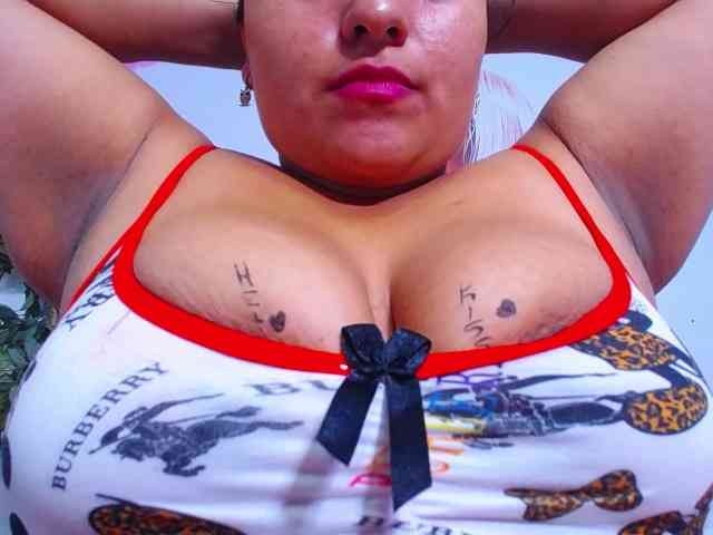 esmeralda-bigass webcam