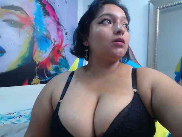 esmeralda-bigass webcam