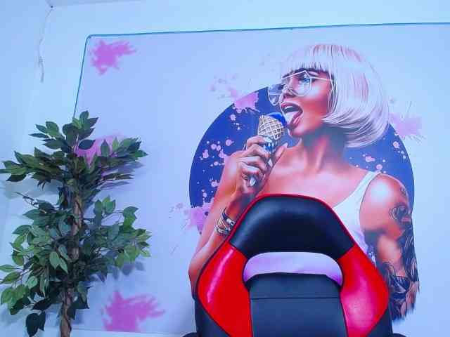 esmeralda-bigass webcam