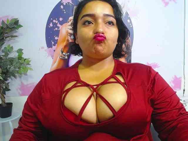 esmeralda-bigass webcam