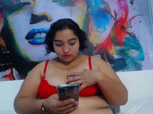 esmeralda-bigass webcam