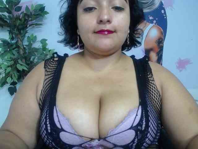 esmeralda-bigass webcam